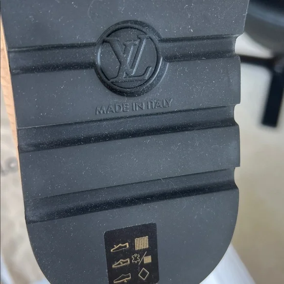 GIFTABLE! $1150 LOUIS VUITTON Monogram Nylon Pillow Comfort Boots - Size 7 / 37 - Picture 17 of 17